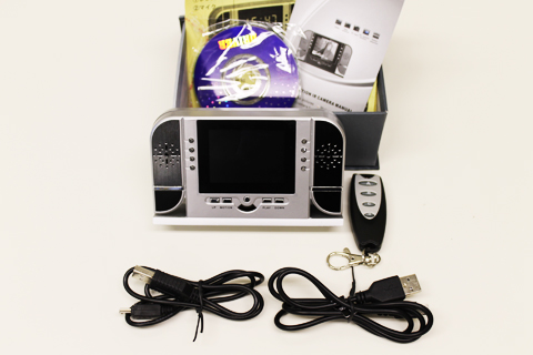 液晶モニター付きで再生可能なデジタル置時計型ビデオカメラ０２