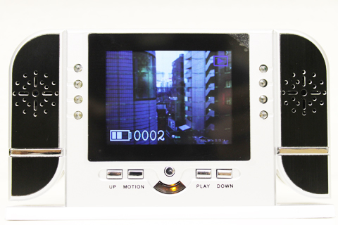 液晶モニター付きで再生可能なデジタル置時計型ビデオカメラ０７